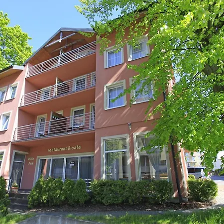 Park فندق مبيت وإفطار مينززدرويه