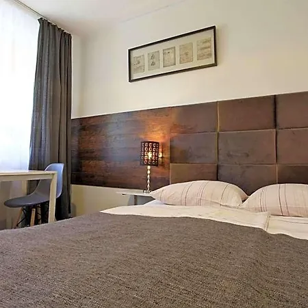 Bed and breakfast Park 3*